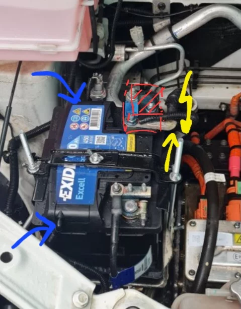 Exide 12V Akku Pluspol offen Säure Ableitung.webp