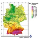 DWD Einstrahlungskarte Sonne übers ganze Jahr.jpg