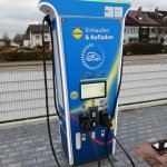 Wunderbare Ladesäule, CCS für 60kwh theoretisch.jpg