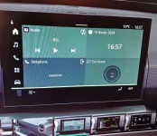 Autoradio 2 im Dacia Spring.webp